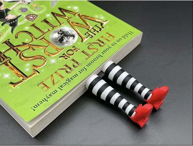 Kırmızı Ayakkabılı Kitap Ayracı
