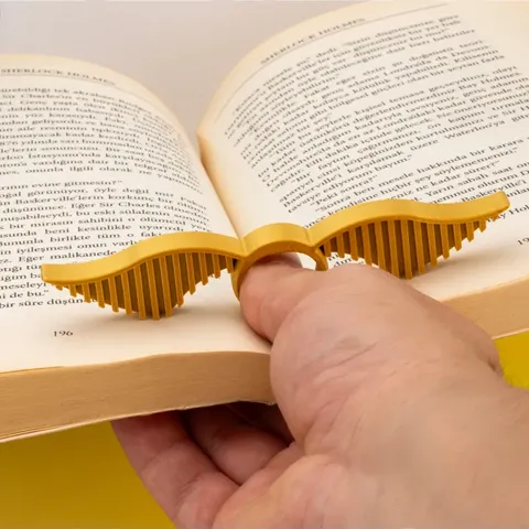 Sihirli Kanatlı Altın Top Kitap Ayracı