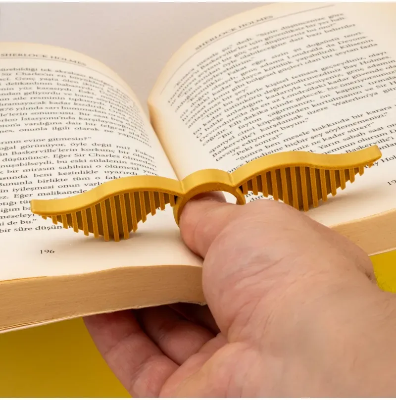 Sihirli Kanatlı Altın Top Kitap Ayracı